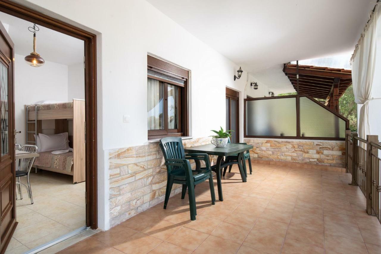 Nikola'S Apartments Тороні Екстер'єр фото